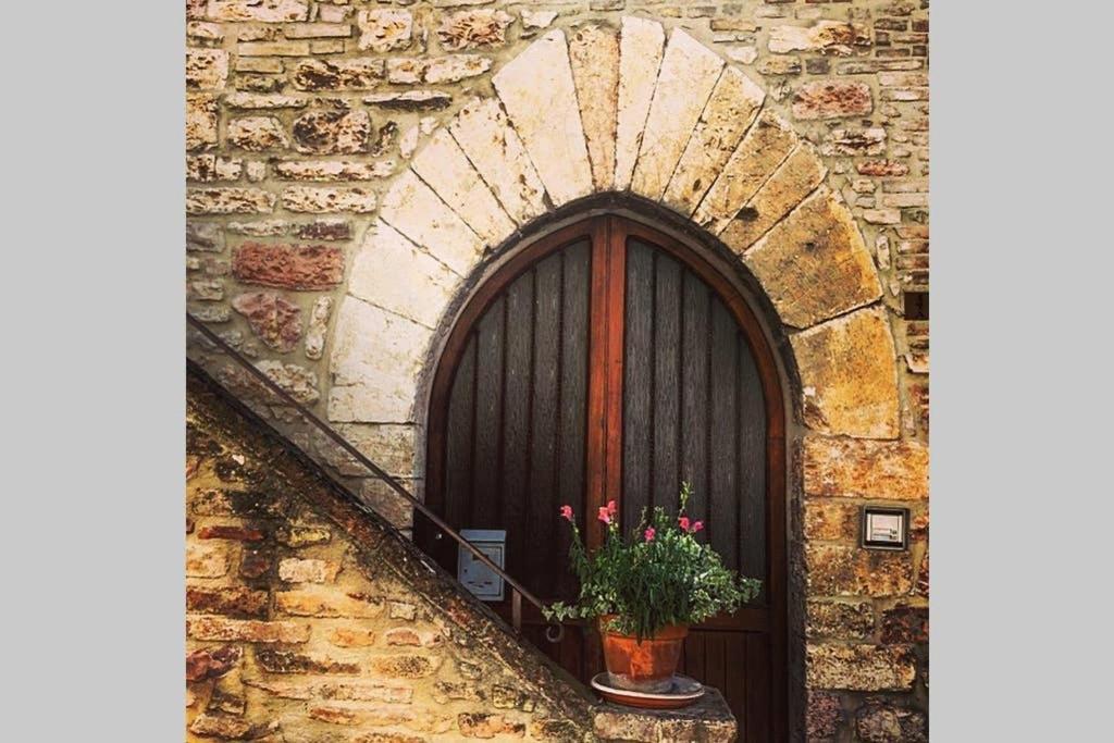 Assisi Anfiteatro Romano Extérieur photo