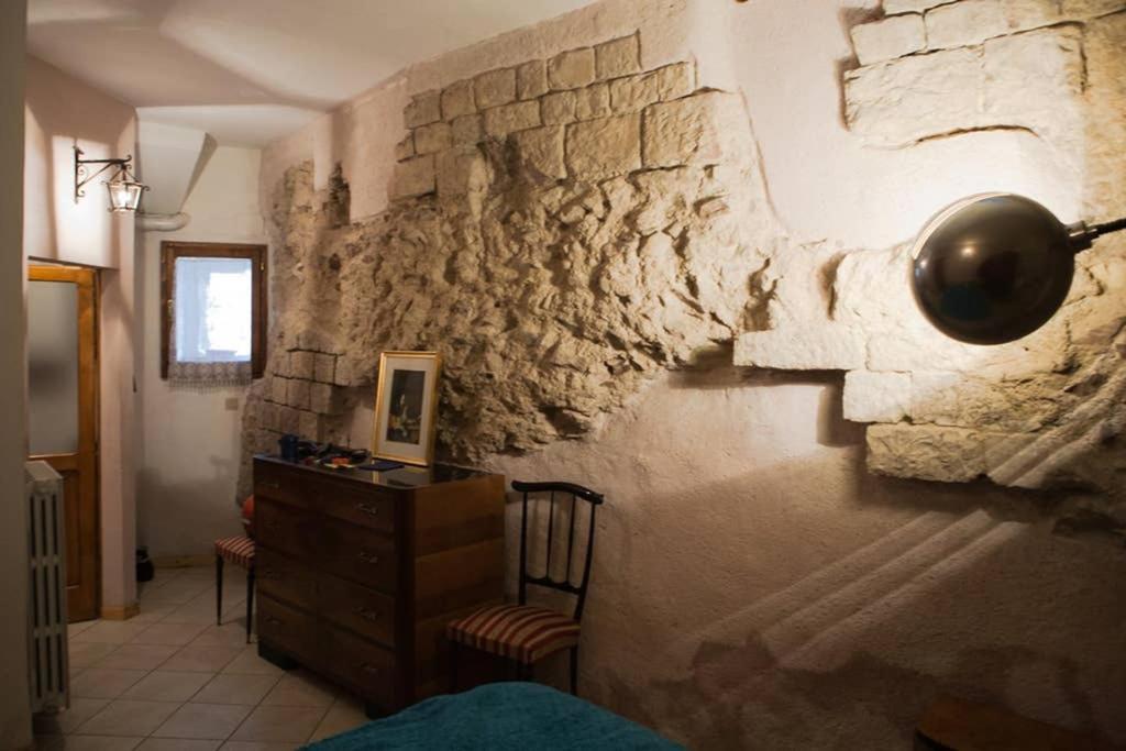 Assisi Anfiteatro Romano Extérieur photo
